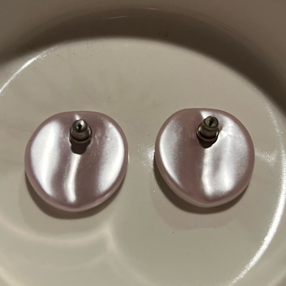 Pearl pink pierced earrings - Picture 2 of 3